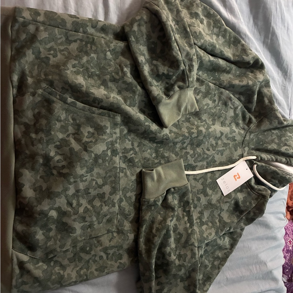 Zelos NWT Green Camouflage Hoodie Men’s Large - Picture 3 of 3